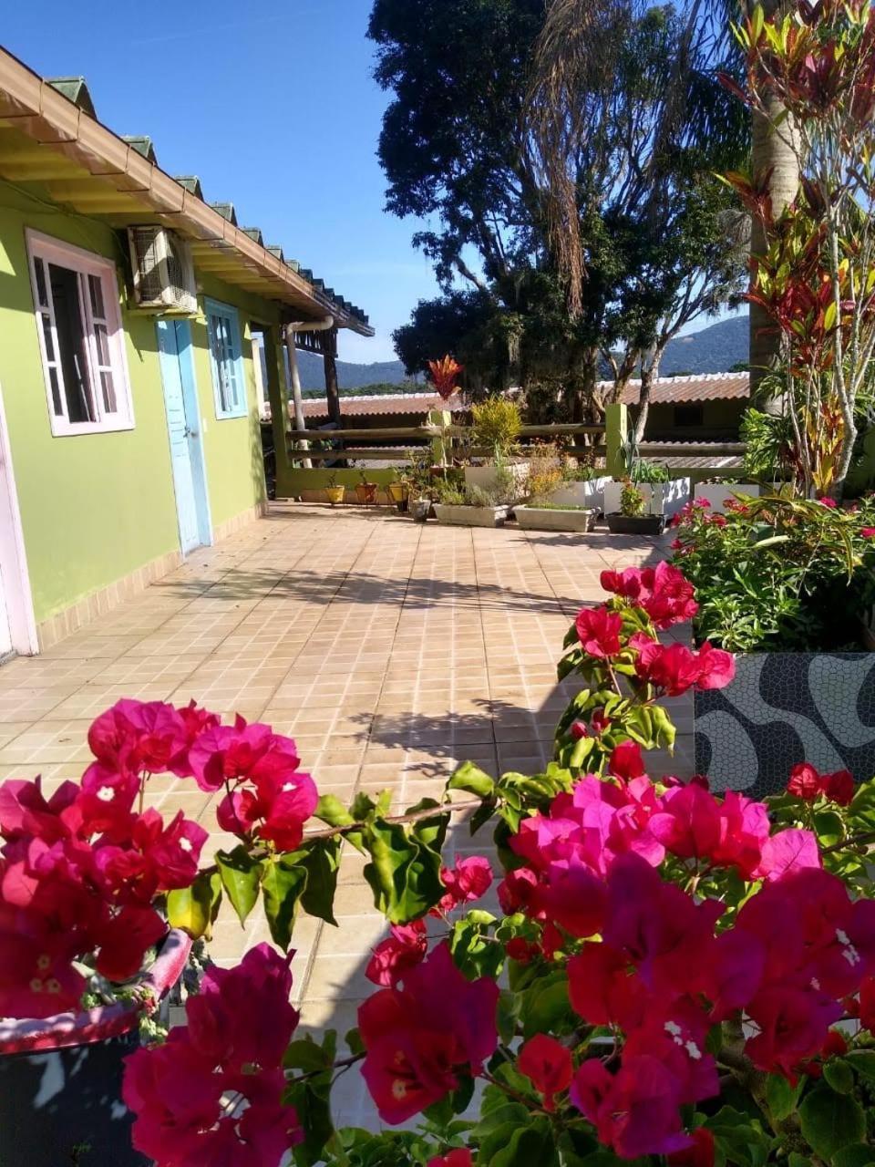 Joaquina 433 - Pousada Floripa ฟลอเรียนอโปลิส ภายนอก รูปภาพ